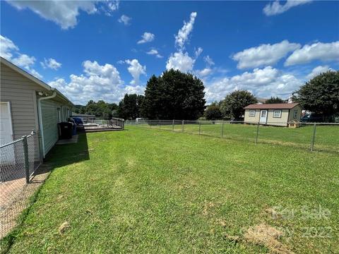 1374 Pear Dr, Conover, NC 28613 photo 6