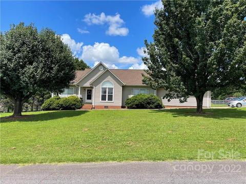 1374 Pear Dr, Conover, NC 28613 photo 1