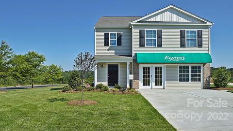 205 Final Stretch Ln, Clover, SC 29710 photo 2
