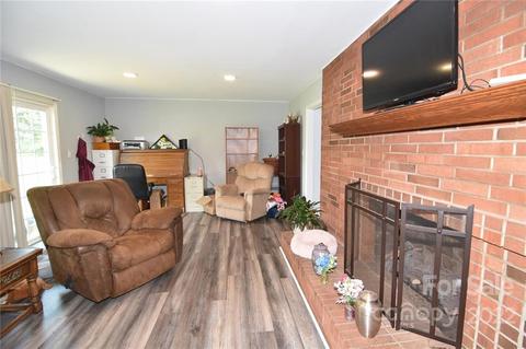907 15th St, Conover, NC 28613 photo 10