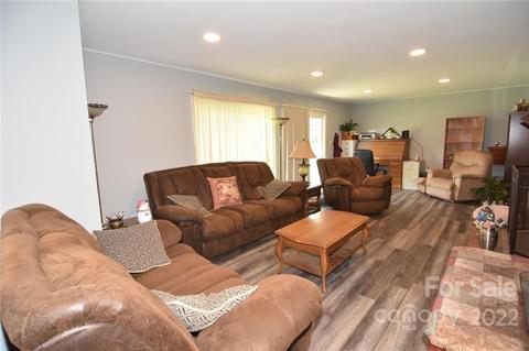 907 15th St, Conover, NC 28613 photo 8