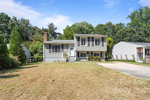 3221 Winchelsea Dr, Charlotte, NC 28212