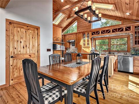 866 Pine Tree Rd, Spruce Pine, NC 28777 photo 4