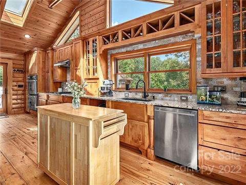 866 Pine Tree Rd, Spruce Pine, NC 28777 photo 7