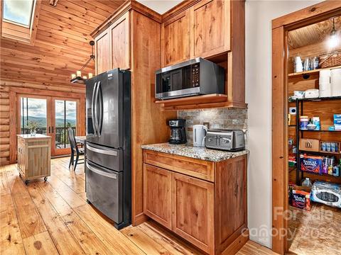 866 Pine Tree Rd, Spruce Pine, NC 28777 photo 6