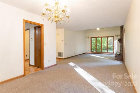 35 Spring Ln, Fairview, NC 28730 photo 10