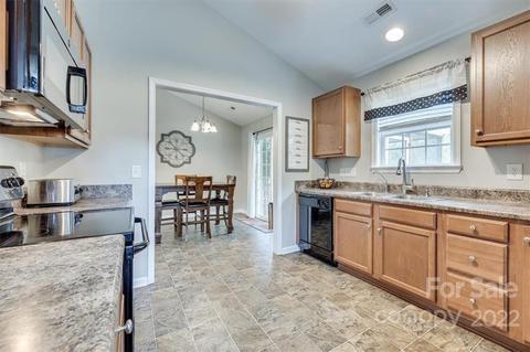 547 Pennyfields Ln, Clover, SC 29710 photo 10