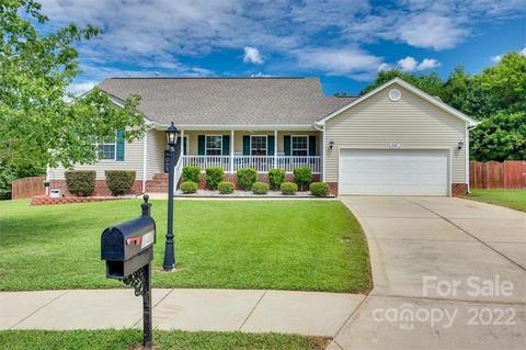 547 Pennyfields Ln, Clover, SC 29710 photo 1