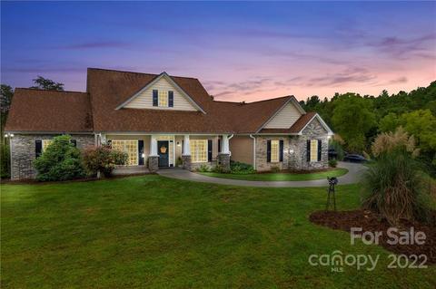 280 Hunter Ridge Dr, Marshall, NC 28753 photo 4