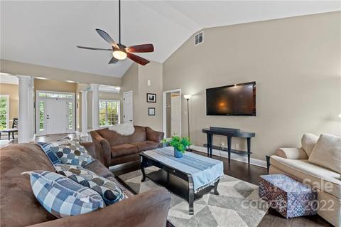 280 Hunter Ridge Dr, Marshall, NC 28753 photo 16