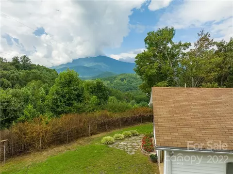 620 Blue Rock Rd, Burnsville, NC 28714
