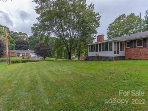 243 Camelot Dr, Clyde, NC 28721 photo 9