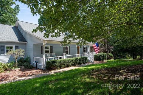 3933 3945 Shakespeare Dr, Hickory, NC 28601 photo 3