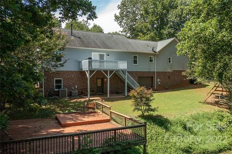 3933 3945 Shakespeare Dr, Hickory, NC 28601 photo 39