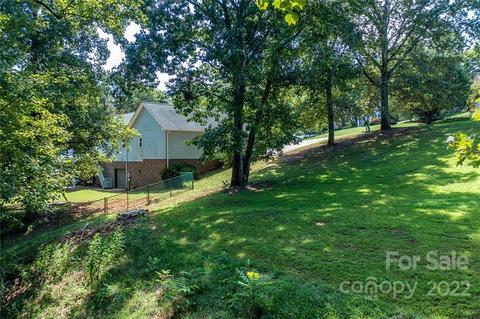 3933 3945 Shakespeare Dr, Hickory, NC 28601 photo 37