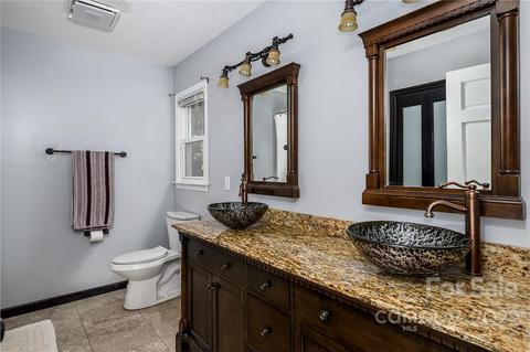 3933 3945 Shakespeare Dr, Hickory, NC 28601 photo 18