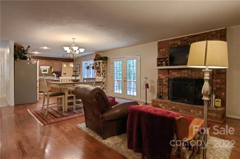 135 E Laurel Ln E, Etowah, NC 28729 photo 18