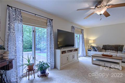 135 E Laurel Ln E, Etowah, NC 28729 photo 9