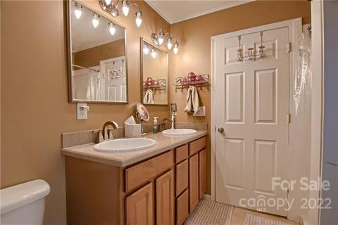 135 E Laurel Ln E, Etowah, NC 28729 photo 34