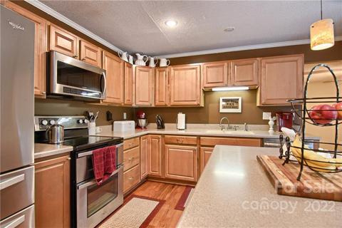 135 E Laurel Ln E, Etowah, NC 28729 photo 16