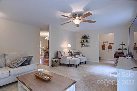 135 E Laurel Ln E, Etowah, NC 28729 photo 10