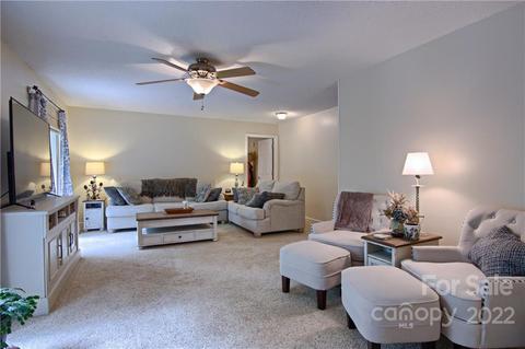 135 E Laurel Ln E, Etowah, NC 28729 photo 7