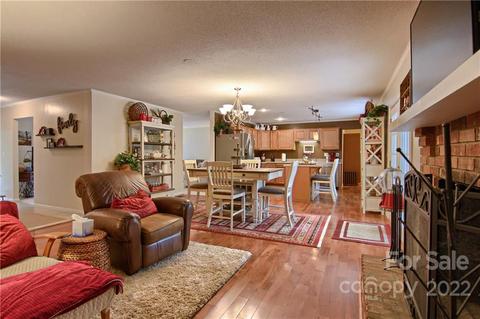 135 E Laurel Ln E, Etowah, NC 28729 photo 19