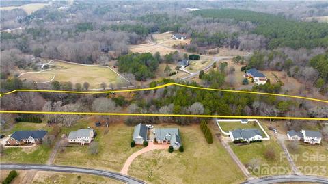 111 Winghaven Dr, Cherryville, NC 28021
