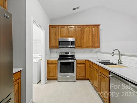 6310 Hawks Eye Ct, Fort Mill, SC 29708 photo 3