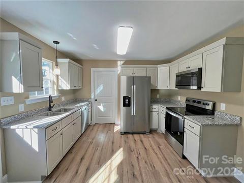 1237 Belmont Circle Dr, Lancaster, SC 29720 photo 4