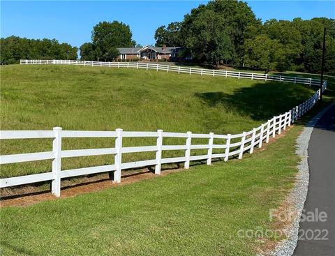 10537 Willow Cove Rd, Norwood, NC 28128