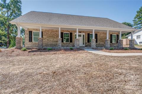 212 E Florida Ave, Bessemer City, NC 28016