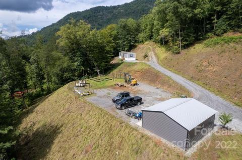 1093 Canada Rd, Tuckasegee, NC 28783