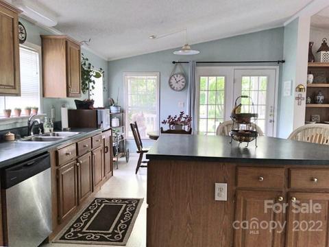 73 Galloway Pl, Clyde, NC 28721 photo 6