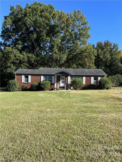 9075 Rocky River Rd, Harrisburg, NC 28075