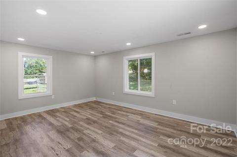 406 High St, Lowell, NC 28098 photo 15