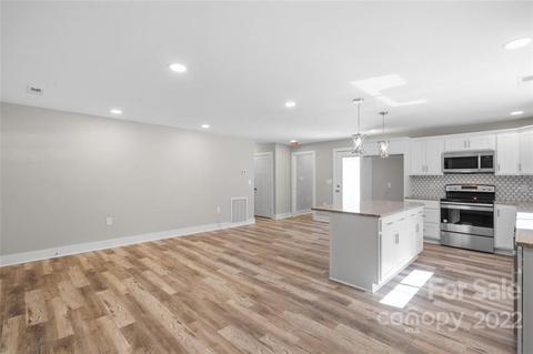 406 High St, Lowell, NC 28098 photo 3