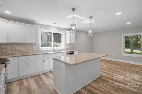 406 High St, Lowell, NC 28098 photo 8