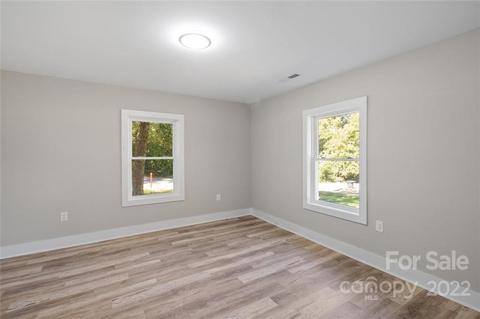 406 High St, Lowell, NC 28098 photo 11