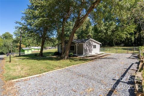 406 High St, Lowell, NC 28098 photo 22