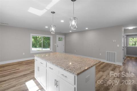 406 High St, Lowell, NC 28098 photo 9