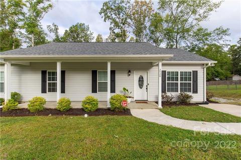 2428 Prince Dr, Lancaster, SC 29720 photo 1
