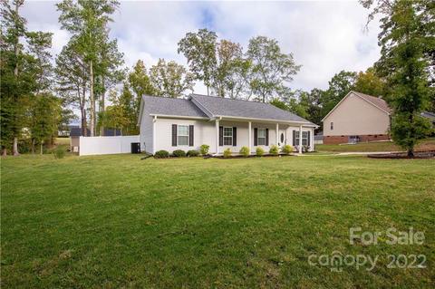 2428 Prince Dr, Lancaster, SC 29720 photo 2