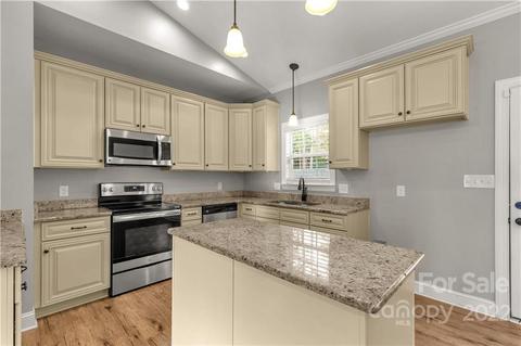 2428 Prince Dr, Lancaster, SC 29720 photo 9