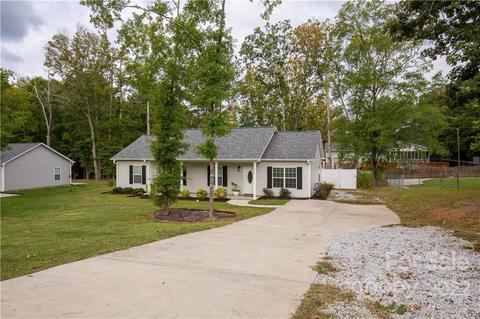 2428 Prince Dr, Lancaster, SC 29720 photo 3