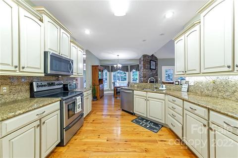 9 Waldrup Trce, Fletcher, NC 28732 photo 3