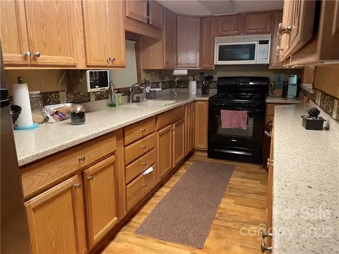 8 Bear Wallow Dr, Spruce Pine, NC 28777 photo 10