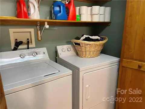 8 Bear Wallow Dr, Spruce Pine, NC 28777 photo 11
