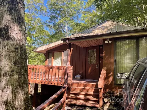 8 Bear Wallow Dr, Spruce Pine, NC 28777 photo 3