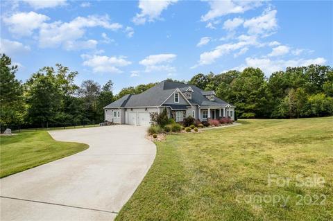 2015 Roadrunner Rd, Clover, SC 29710 photo 4